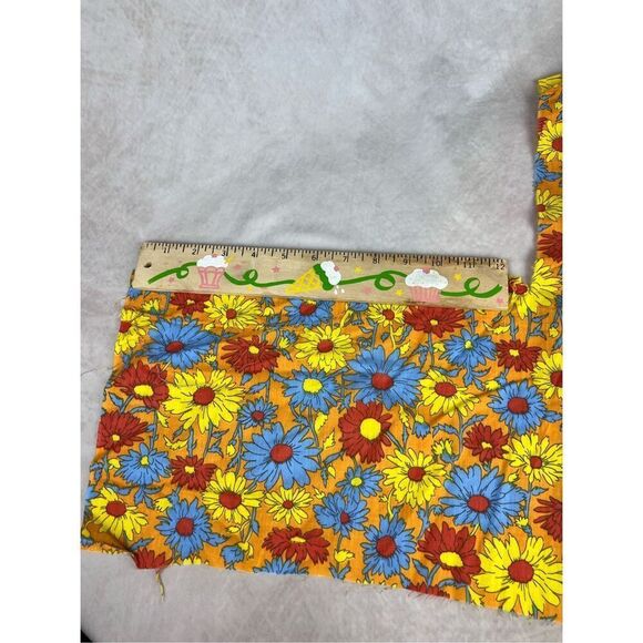 Vintage Mod Flower Power Fabric 31x35” - Picture 5 of 6